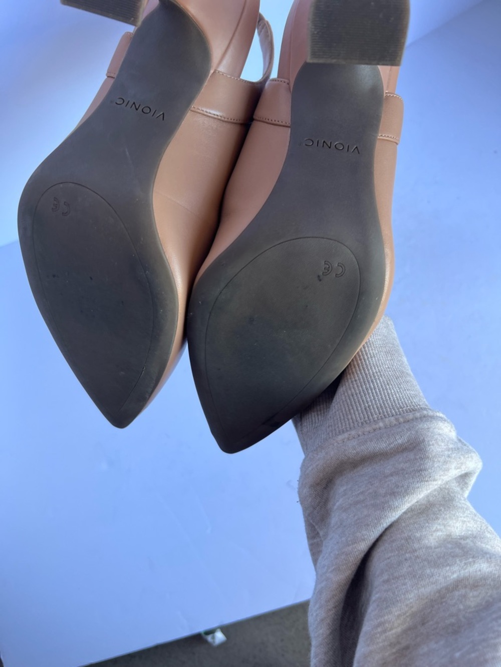 Vionic ádalena Brown Slingback Pointed-Toe Sculpted-Heel Pumps - Picture 8 of 8